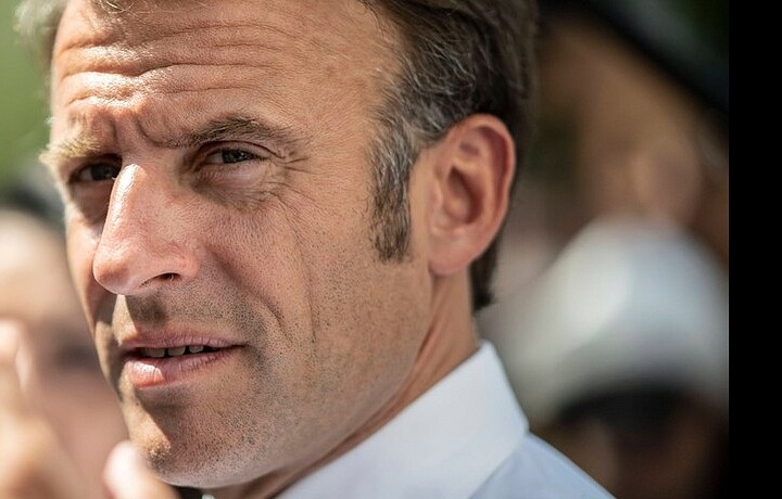 Macron se snaží uklidnit veřejnost