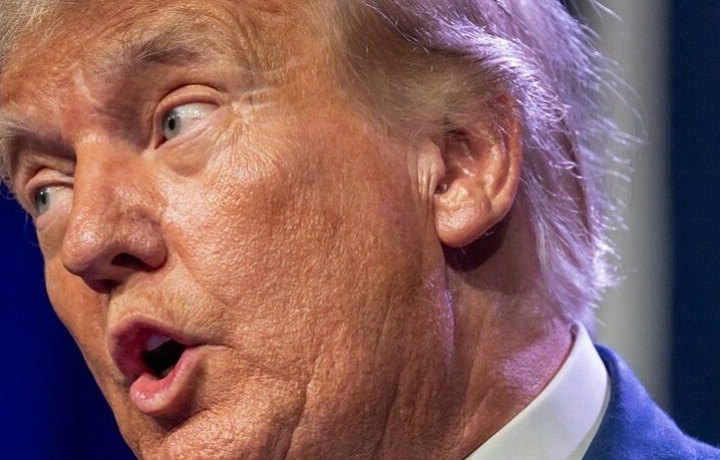 Trump se má k soudu dostavit už tento čtvrtek