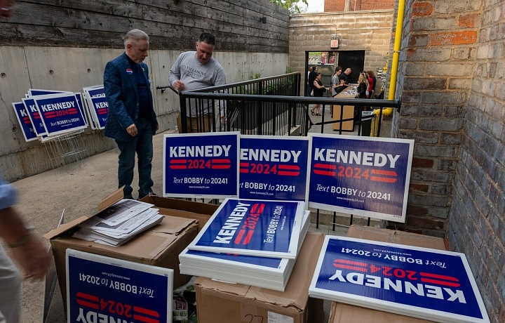 Robert F. Kennedy může okrást o vítězství Trumpa i Bidena 