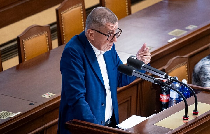 Andrej Babiš během šestihodinového projevu ve Sněmovně