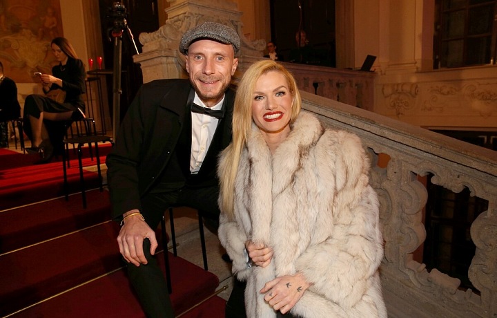 Bývalá biatlonistka Gabriela Soukalová s partnerem Milošem Kadeřábkem