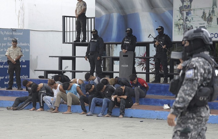 Boj ekvádorské armády s mafií