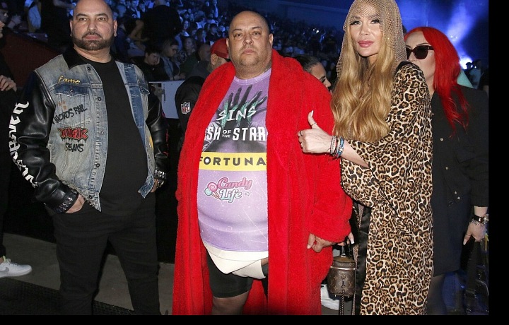 Eva Feuereislová vynesla kontroverzní model. K ní ale seděl parádně!