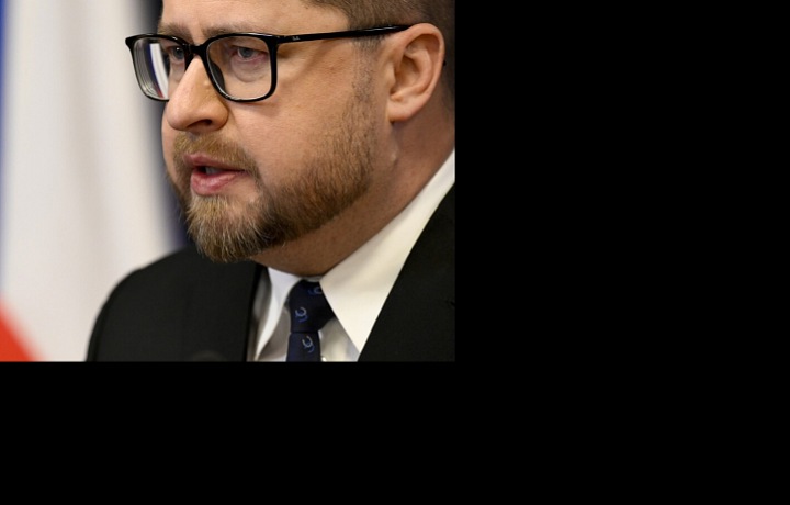 Bankovní rada v čele s guvernérem Alešem Michlem rezervy snížila 