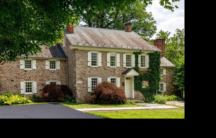 Najde v romantickém sídle konečně lásku?