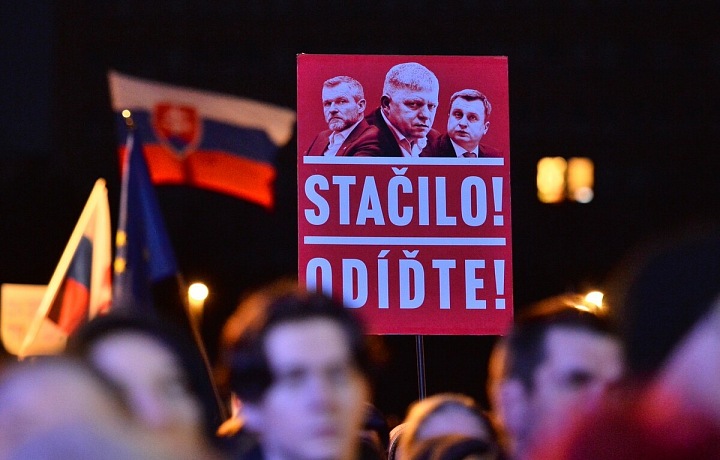 Protivládní demonstrace na Slovensku