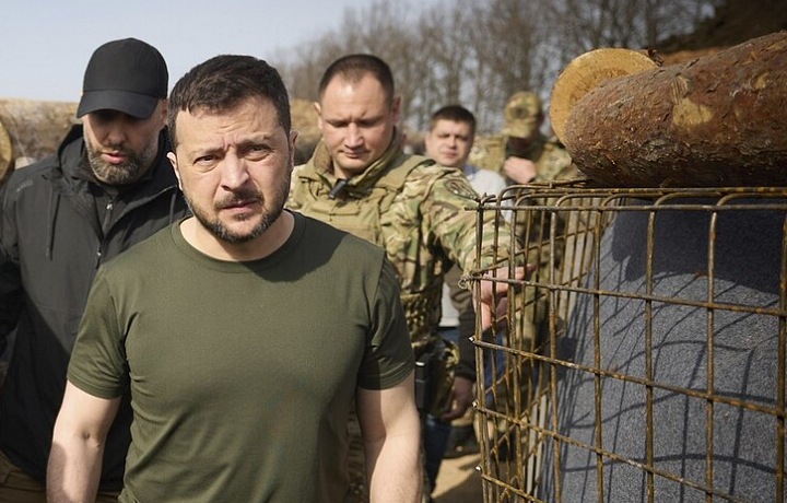 Země se dál úspěšně brání