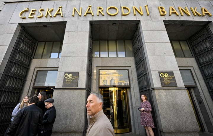 Bankéři zvažují snížení sazby