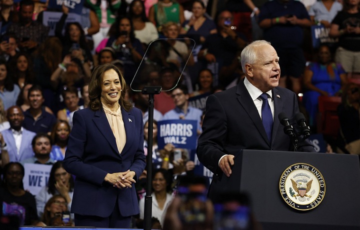 Tim Walz a Kamala harrisová
