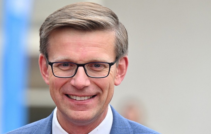 Kupka se vyjádřil k růstu platů politiků