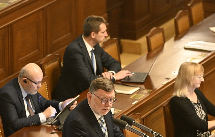 Ministr financí v prvním kole schvalování rozpočtu uspěl
