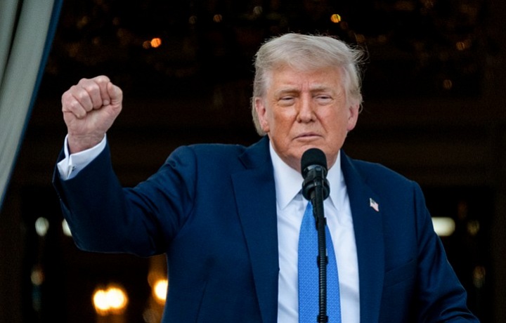 Trump omezí migrantům vstup do země 