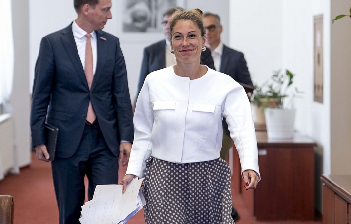 Puntíky působí velmi žensky