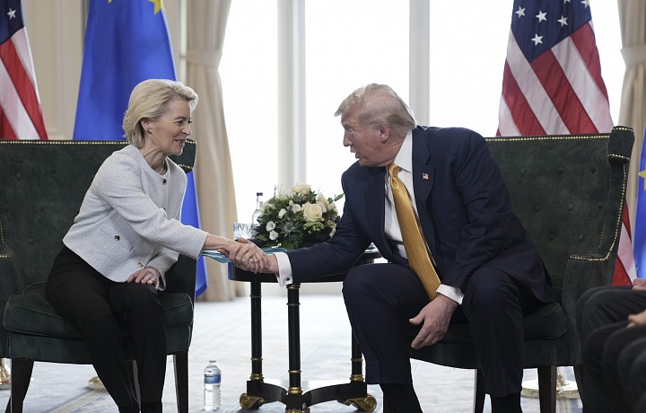 Podle šéfky Evropské komise Ursuly von der Leyenové bude clo činit 15 procent