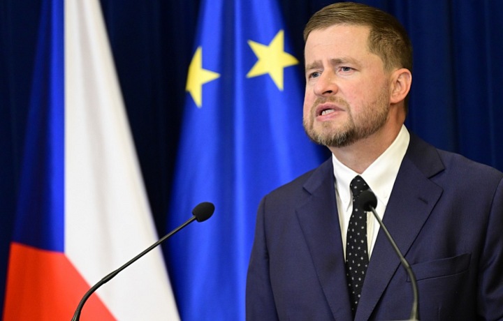 Guvernér na tiskové konferenci vysvětloval, proč se sazba nemění