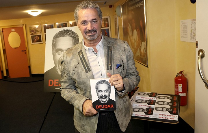 Martin Dejdar na křtu své knihy v divadle Studio Ypsilon.