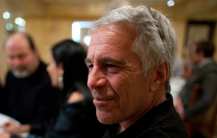 Epstein byl kontroverzní osobností