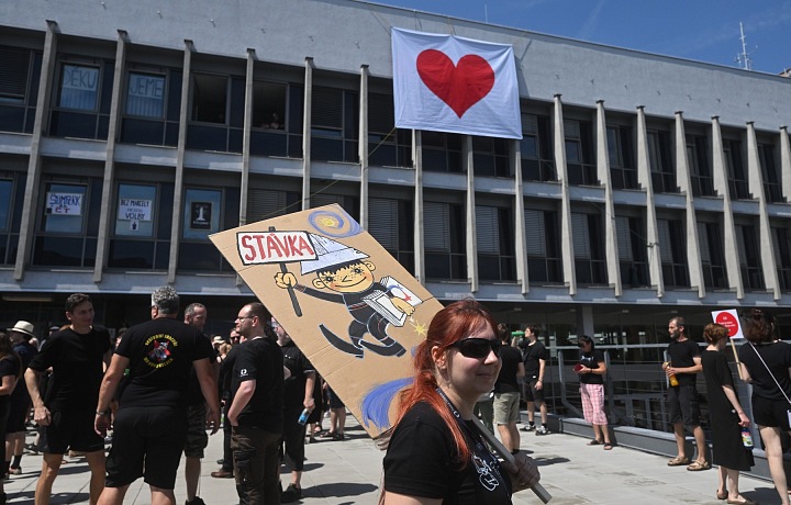 Stávka před Českou televizí