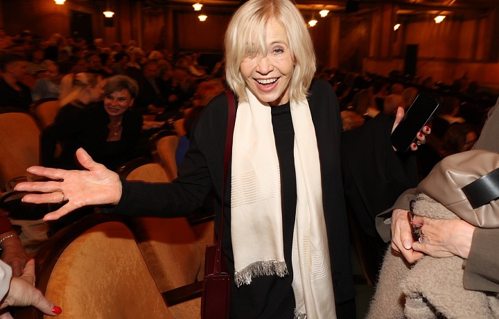 Jana Švandová na premiéře filmu Gerta Schnirch