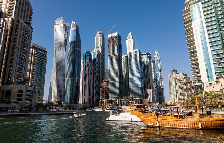 Mrakodrapy v Dubaji.