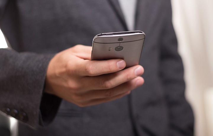 Mobilní telefon