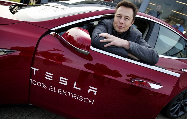 Elon Musk a Tesla