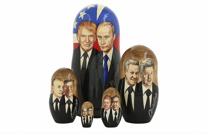 Trump a Putin na nových matrjoškách.