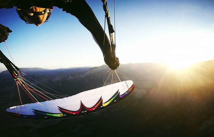 Acro paragliding 