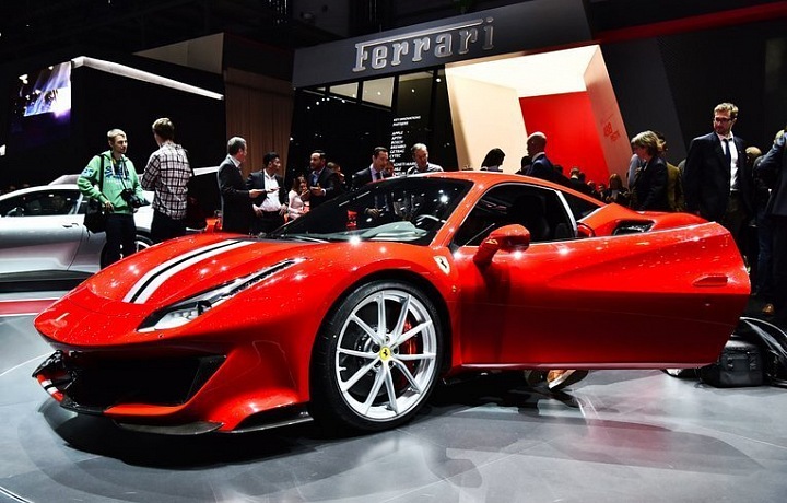 Ferrari 488 Pista v Ženevě