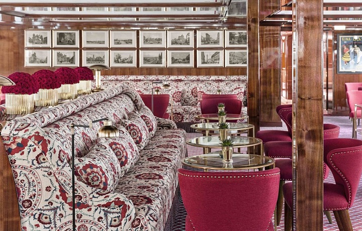 Lounge zóna na luxusní lodi
