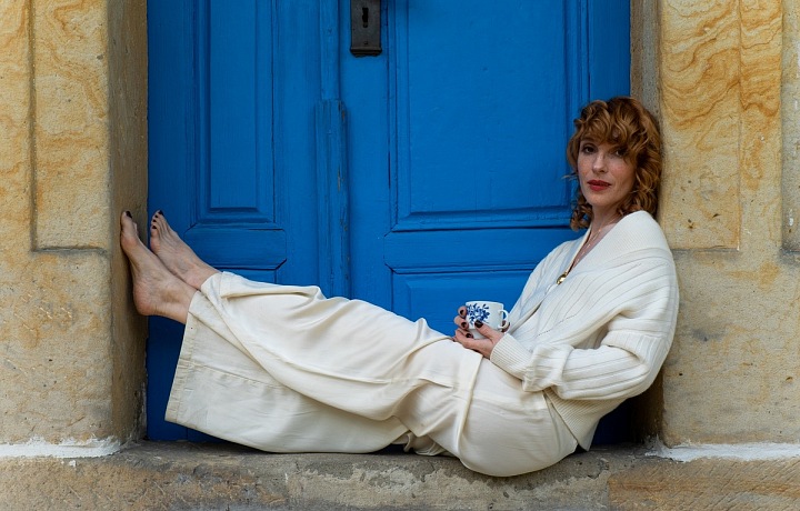 Herečka Vica Kerekes v kašmírovém svetru.