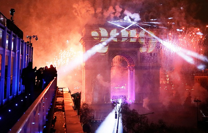 Silvestr na Champs-Elysées